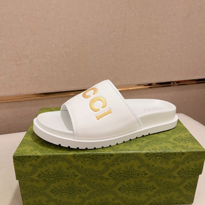 G*u*i slippers